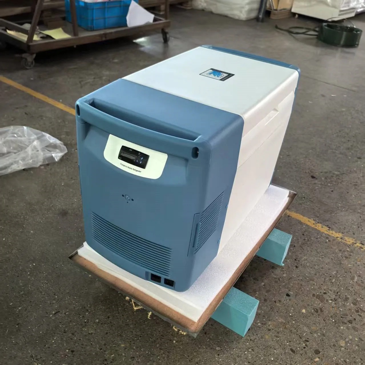 2025 -86 Degree 25l Mini Portable Refrigerator Transport Fridge ultra Low Temperature Deep Freezer for Laboratory Car Use